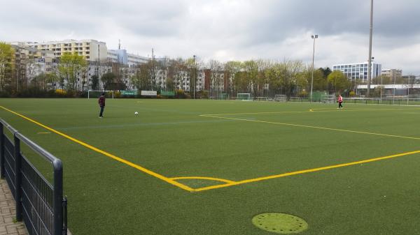 Jean-Löring-Sportpark Platz 2 - Köln-Zollstock