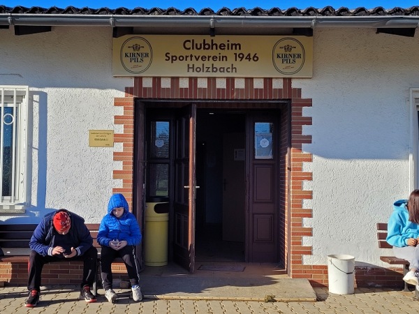 Sportplatz an der L162 - Holzbach