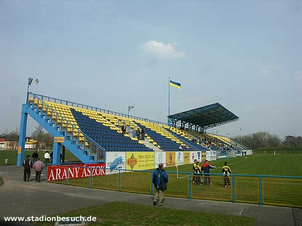 Perutz-stadion - Pápa