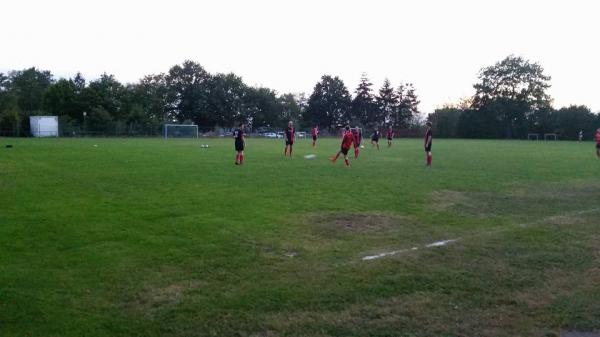 Sportanlage Lerchenweg B-Platz - Rosengarten bei Harburg-Siedlung Hainbuch