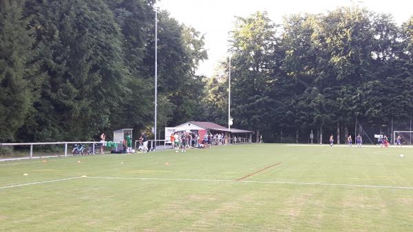 Sportplatz Brügi - Rechthalten