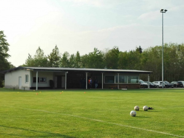 Sportplatz an der L205 - Dommershausen