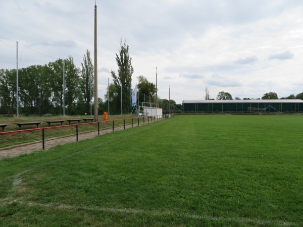 Hans-Weniger-Sportstätte - Güsten
