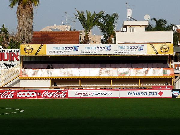 haKufsa - Sar-Tov Stadium - Netanya