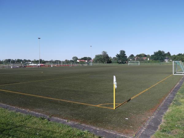 Dr.-Fritz-Fröhlich-Stadion Nebenplatz - Regis-Breitlingen