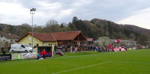 Ohne-Sorgen-Arena - Kasten