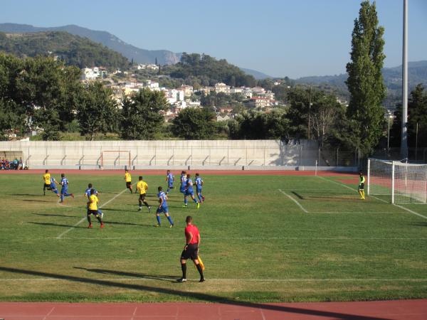 Dimotiko Stadio Karlovásou - Karlovassi