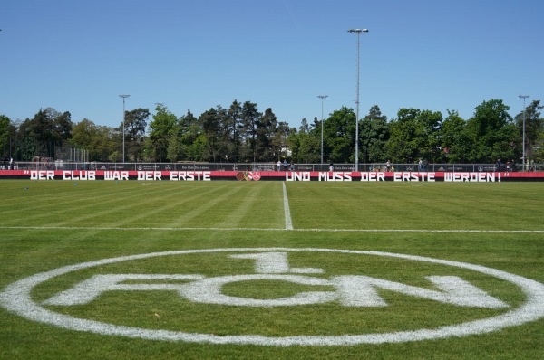 Max-Morlock-Platz Valznerweiher - Nürnberg-Zerzabelshof
