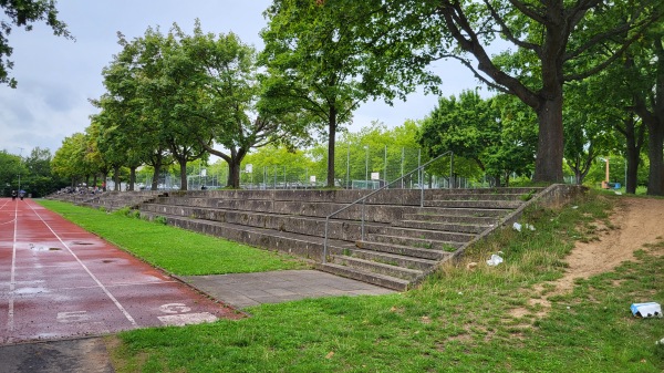Sportplatz Alexander-von-Humboldt-Gymnasium - Schweinfurt-Bergl