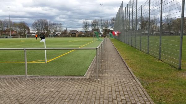 Brucknerstadion Nebenplatz - Köln-Porz-Urbach