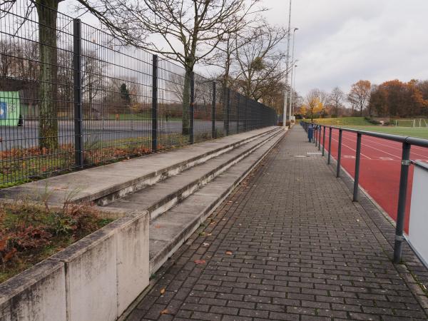 Sportplatz Dieter-Forte-Gesamtschule - Düsseldorf-Eller