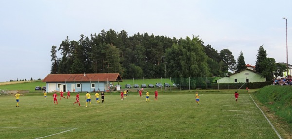 Sportplatz Neukirchen am Ostrong - Neukirchen am Ostrong