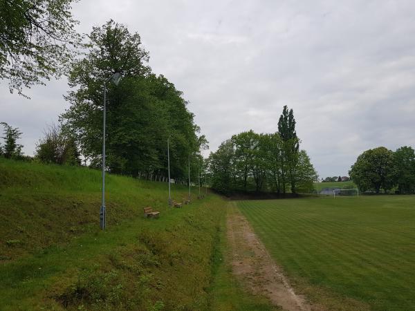 Sportplatz am Lindenberg - Taura