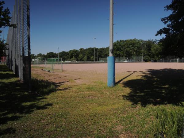 Sportanlage Birsteiner Straße Platz 2 - Frankfurt/Main-Fechenheim