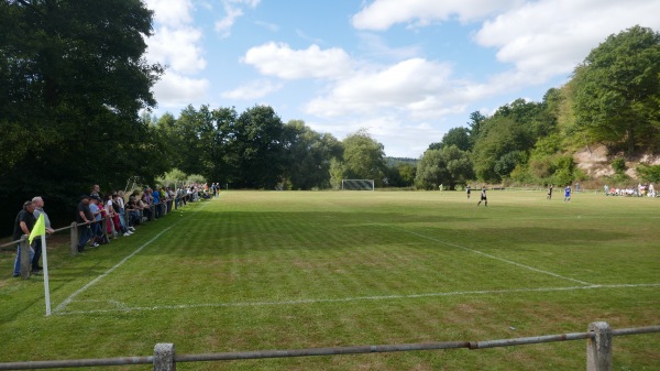 Sportplatz am Schwimmbad - Knüllwald-Rengshausen