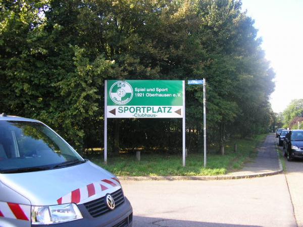 Sportplatz an der Schleuse - Oberhausen/Rheinland-Borbeck