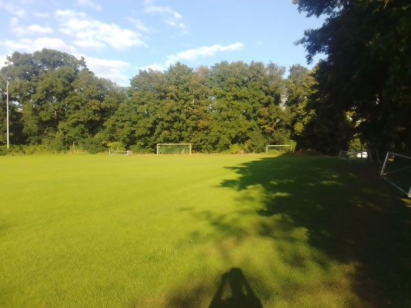 Sportplatz im alten Dorf B - Ottersberg-Fischerhude