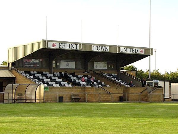 Cae-y-Castell Stadium - Y Fflint (Flint), FLN