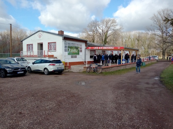 Sportanlage am Schloßpark Platz 2 - Petersberg/Saalekreis-Ostrau