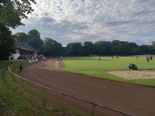 Edelstahlkampfbahn der Bezirkssportanlage Stahldorf - Krefeld-Stahldorf