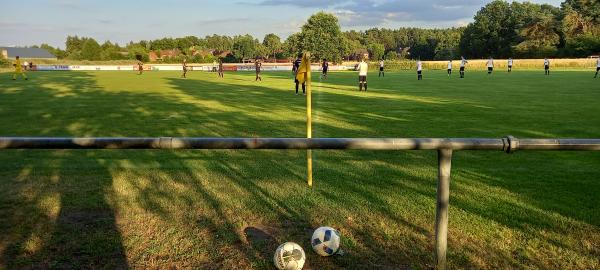 Sportanlage Aue-Grund-Schule B-Platz - Garstedt