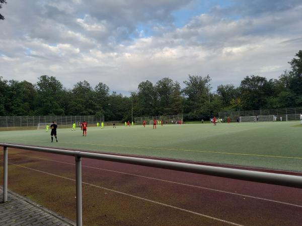 Sportplatz Heideweg - Neu-Isenburg-Zeppelinheim