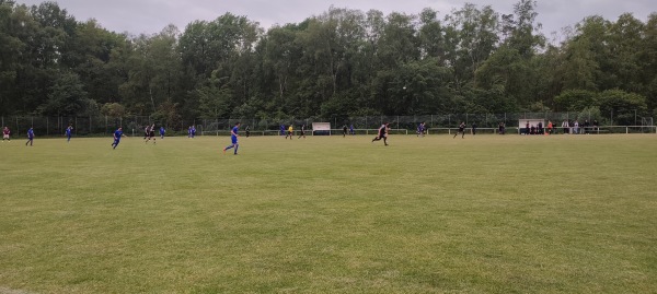 Sportzentrum Seestraße B-Platz - Isernhagen-Altwarmbüchen