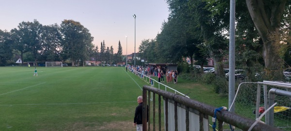 Sportplatz Vaenser Grund - Rosengarten bei Harburg-Nenndorf