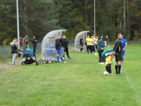 Boisko w Brzeźnicy - Brzeźnica