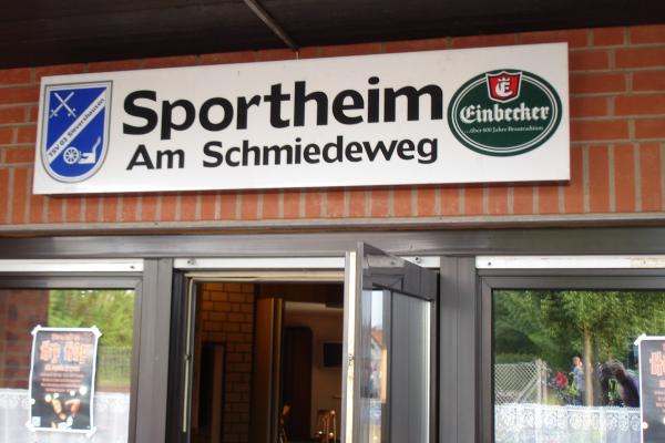 Sportplatz Schmiedeweg - Lehrte-Sievershausen