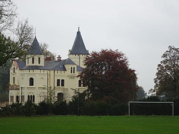 Sportplatz am Schloß - Lützow/Mecklenburg