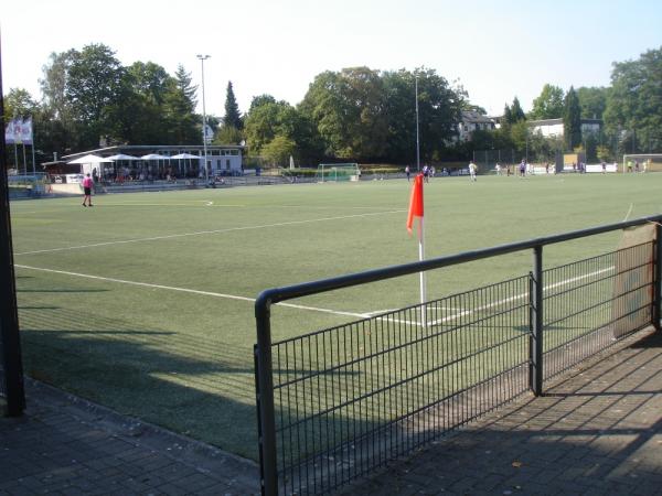 Sportplatz Heyestraße - Düsseldorf-Gerresheim