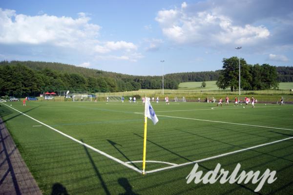 Sportplatz am Freibad - Hartmannsdorf bei Kirchberg