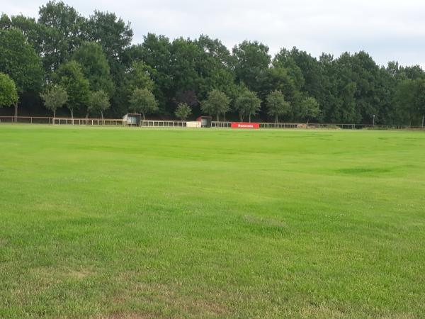 Heinrich-Meyer-Stadion im Sportzentrum Hohnstorf - Hohnstorf/Elbe
