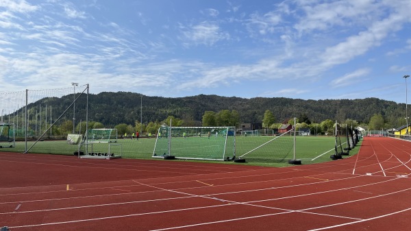 Kuventræ Stadion - Os