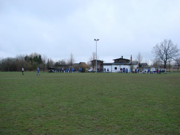 Sportplatz am Bahnhof - Bartenshagen-Parkentin