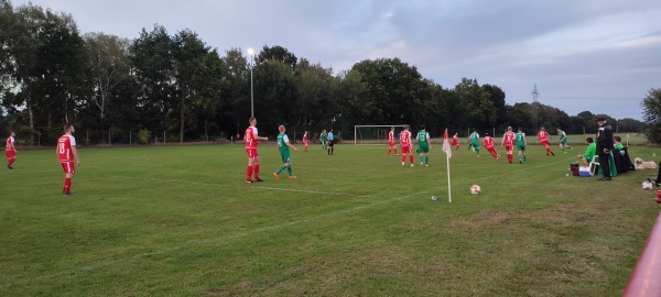 Sportplatz Obershagen B - Uetze-Obershagen
