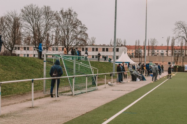 Friedrich-Ludwig-Jahn-Sportpark Platz 3 - Berlin-Prenzlauer Berg