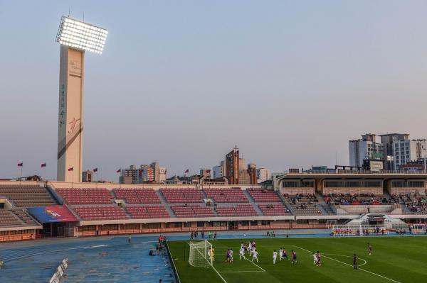 Suwon Stadium	 - Suwon