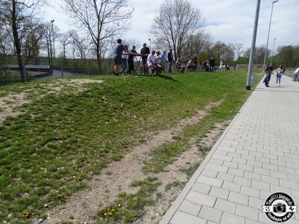FV-Sportanlage - Kunstrasenplatz am Berg - Löchgau