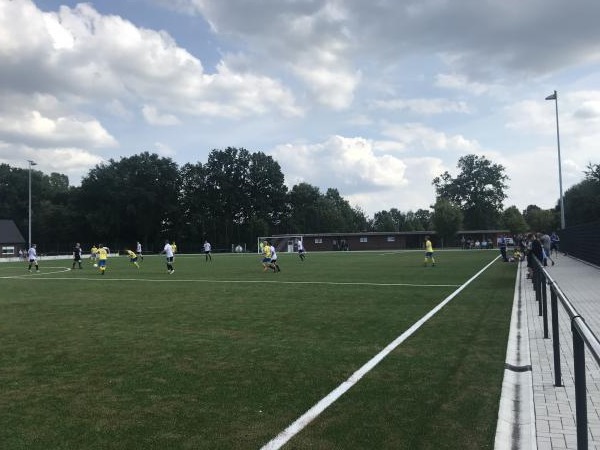 Neumühlenstadion Nebenplatz 1 - Beelen