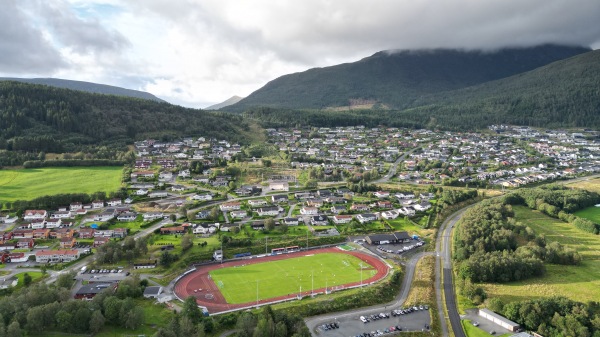 Elnesvågen stadion - Elnesvågen
