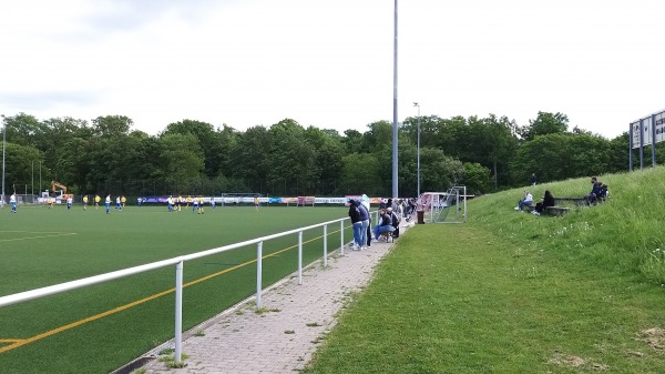 Stadion am Flugplatz B-Platz - Lübeck-Karlshof