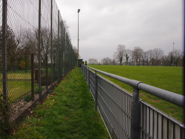 Sportanlage Am Weinberg - Soest-Ostönnen