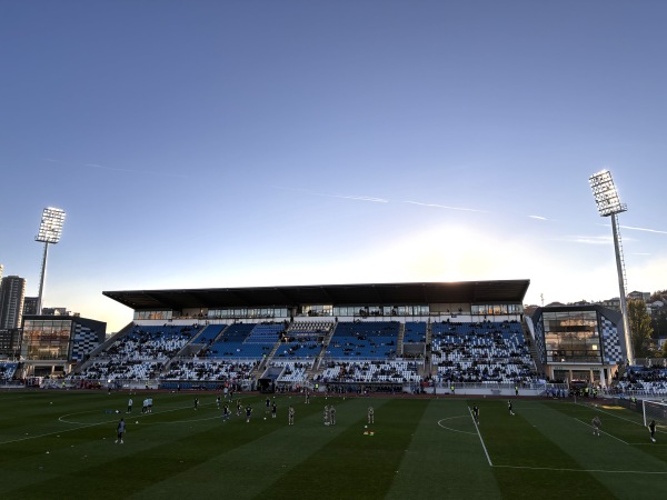 Stadiumi Fadil Vokrri - Prishtinë (Pristina)
