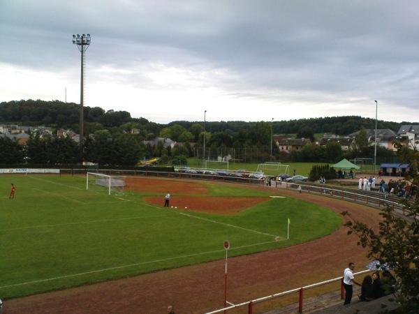 Stade Municipal - Déifferdeng-Uewerkuer (Differdange-Obercorn)