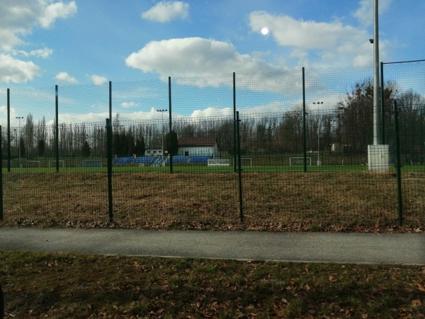 Stadion Mosir w Piekary Śląskie Boisko obok - Piekary Śląskie