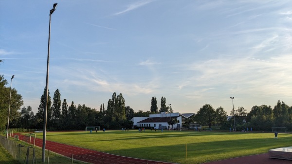 Schulsportplatz - Hallbergmoos