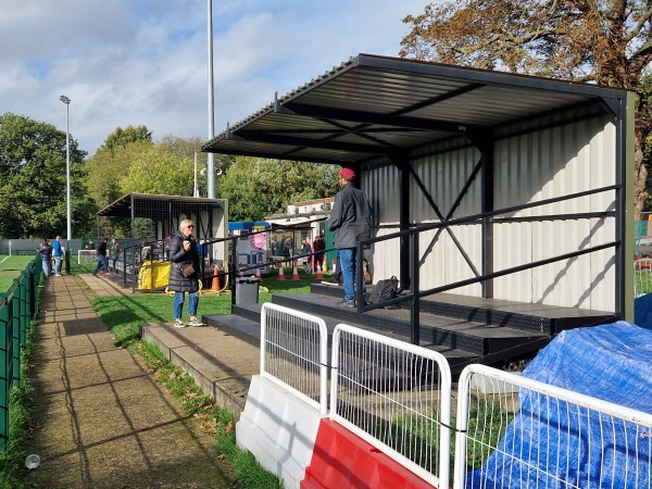 Rectory Meadow - London-Hanworth, Greater London