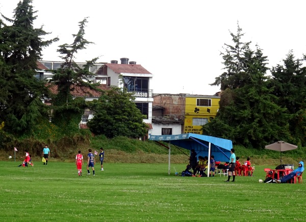 Complejo Club Deportivo Atletico Madrid Cancha 1 - Madrid, Cundinamarca